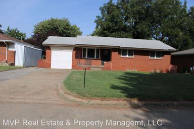 Main picture of 713 General Senter Dr