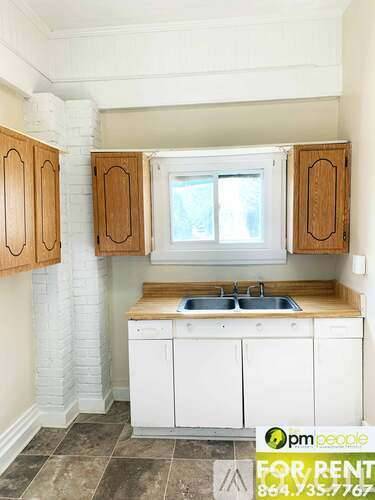 Main picture of 4 Ellendale Ave