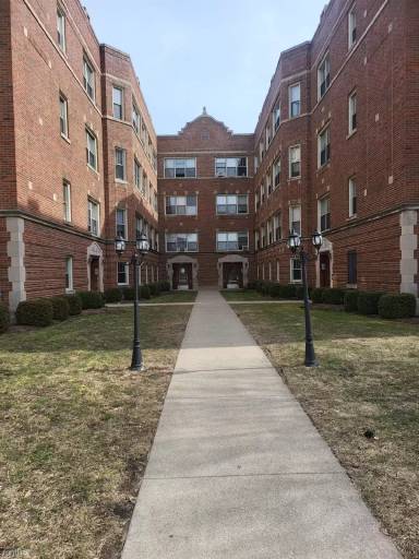 Main picture of 7043 S Constance Ave