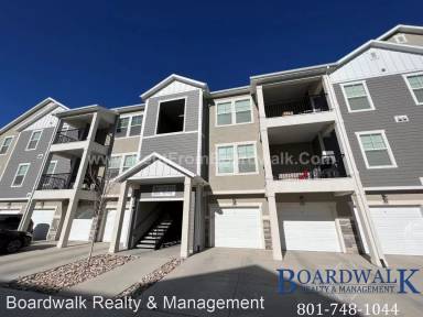 Main picture of 1834 W Newcastle Ln