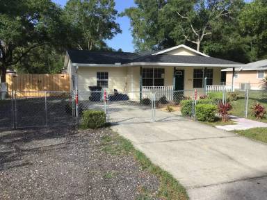 Main picture of 601 SW Naha St