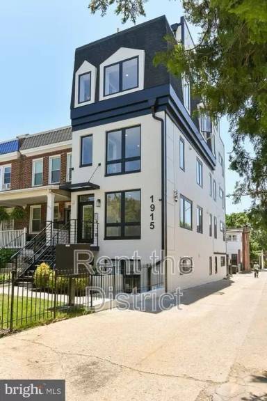Main picture of 1915 H St NE