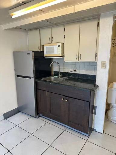 Main picture of 800 High St