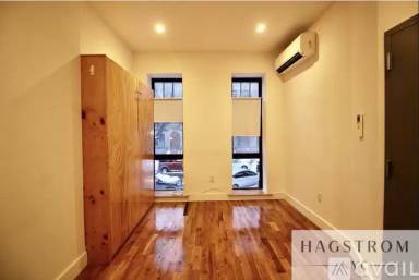 Main picture of 476 Jefferson Ave
