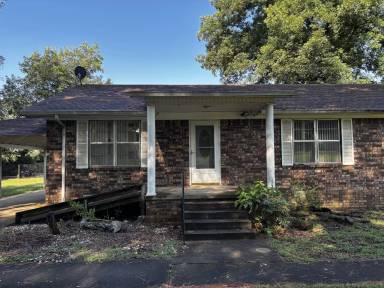 Main picture of 309 N Central Ave