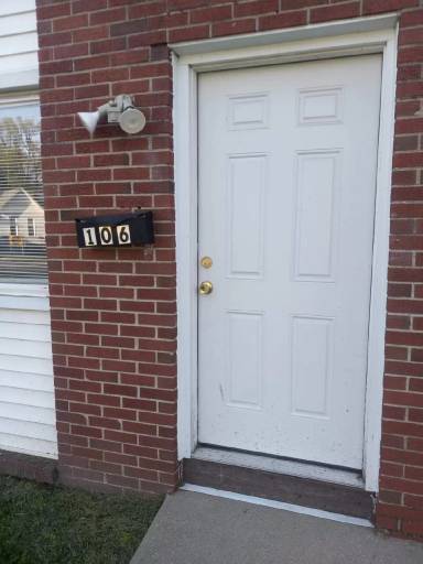 Main picture of 106 S Detroit Ave