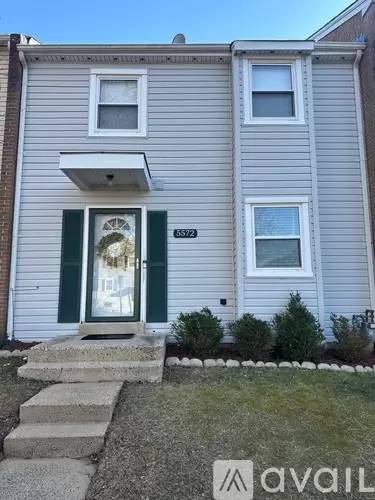 Main picture of 5572 Hollins Ln