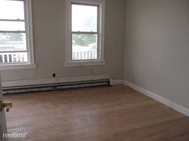 Main picture of 211 Elm St