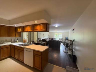 Main picture of 11 Maple Ave