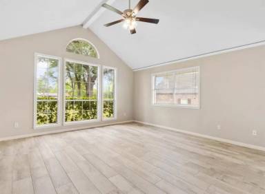 Main picture of 5313 Mission Cir