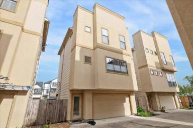 Main picture of 1105 W 21st St