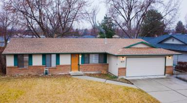 Main picture of 989 E Valencia St