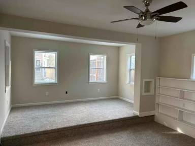 Main picture of 108 Pine St