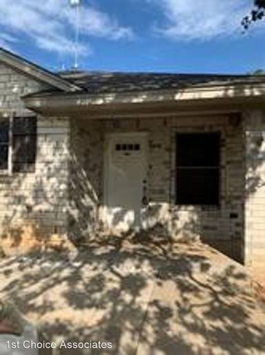 Main picture of 302 N Avenue E
