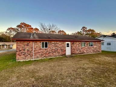 Main picture of 5647 Rose Dr