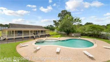 Main picture of Villas at St. Charles