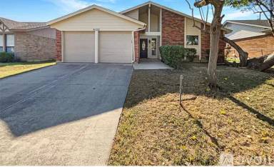 Main picture of 6120 Skylark Ln