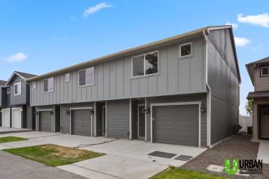 Main picture of E Pacific Way Townhomes