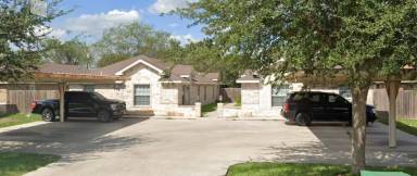 Main picture of 200 W Albatross Ave