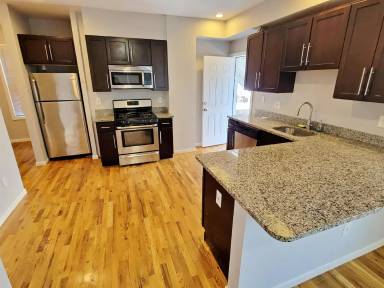 Main picture of 39 Pinckney St