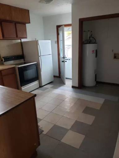 Main picture of 2418 Street