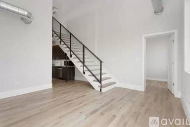 Main picture of 1531 W Howard St
