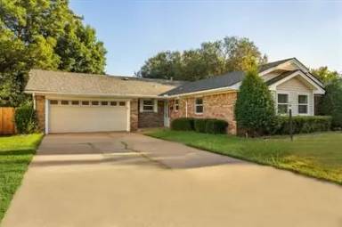 Main picture of 1505 Carlton Way