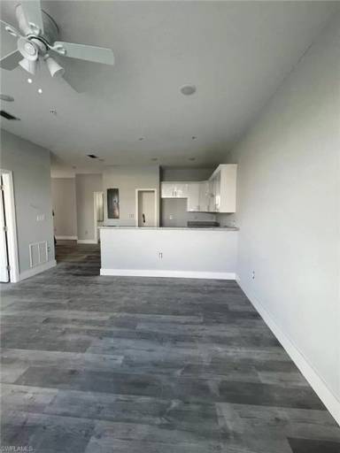 Main picture of 275 SW 4th St