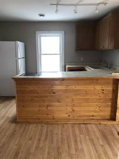 Main picture of 836 Air Hill St