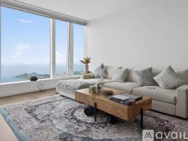 Main picture of 1002 S Michigan Ave