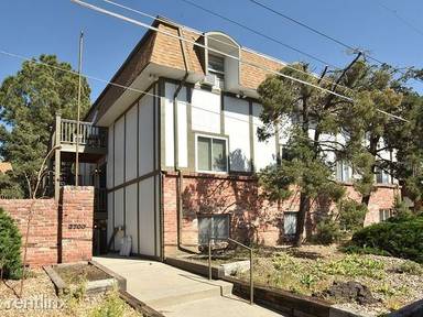 Main picture of 2700 S Holly St