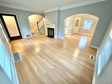 Main picture of 6031 W Wells St