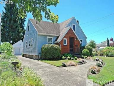 Main picture of 2210 N Dekum St