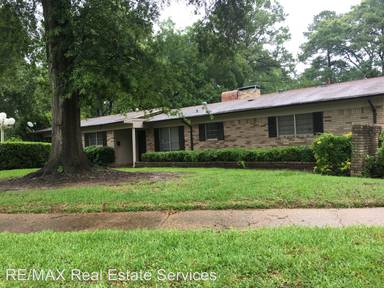 Main picture of 2429 Lakecrest Dr