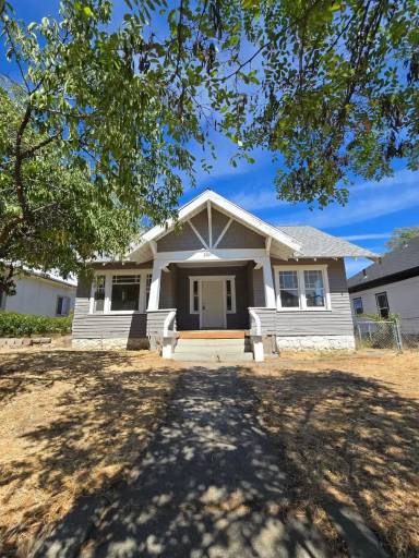 Main picture of 2807 E 4th Ave