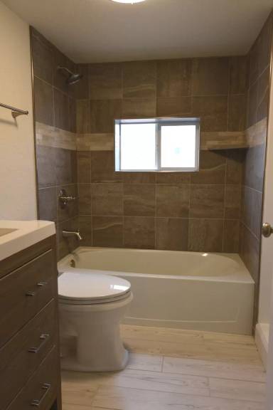 Main picture of 575 W 8th St