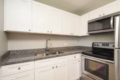 Main picture of 2114 N Elmwood Ave