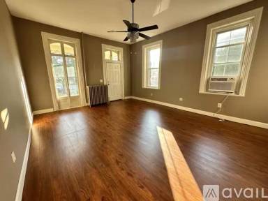Main picture of 833 Market St