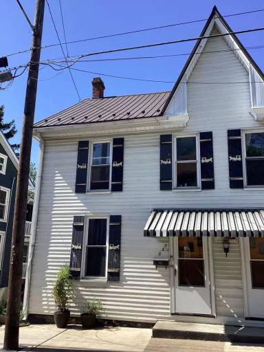Main picture of 330-332 W Second St