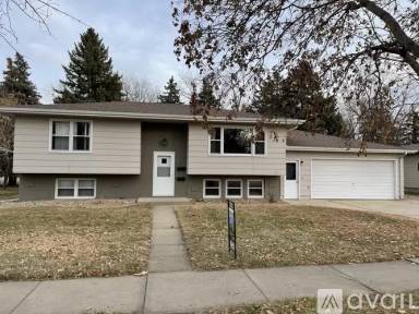 Main picture of 608 S Anderson St
