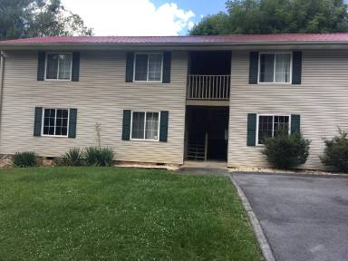 Main picture of 103 S Beech St