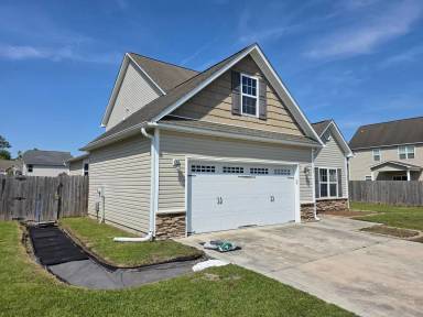 Main picture of 702 Appling Ct