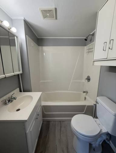 Main picture of 916 E Barkdol St