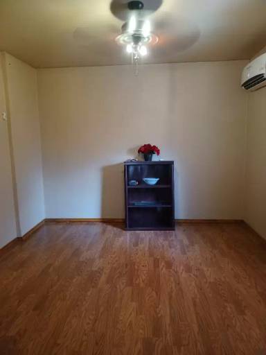 Main picture of 941 E 6th St