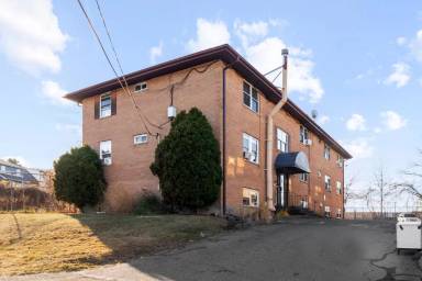 Main picture of 15-45 Elam St