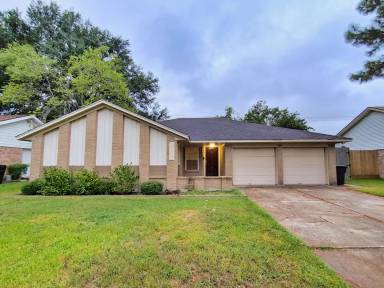 Main picture of 2707 Lazy Spring Dr