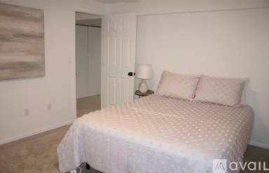 Main picture of 720 W Jefferson Ave