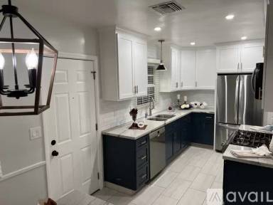 Main picture of 513 S Lincoln Pl