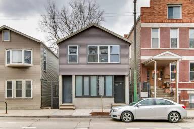 Main picture of 726 W 18th St
