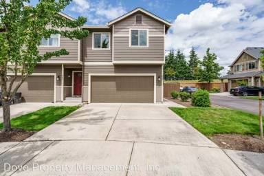 Main picture of 844 NE 109th Ct